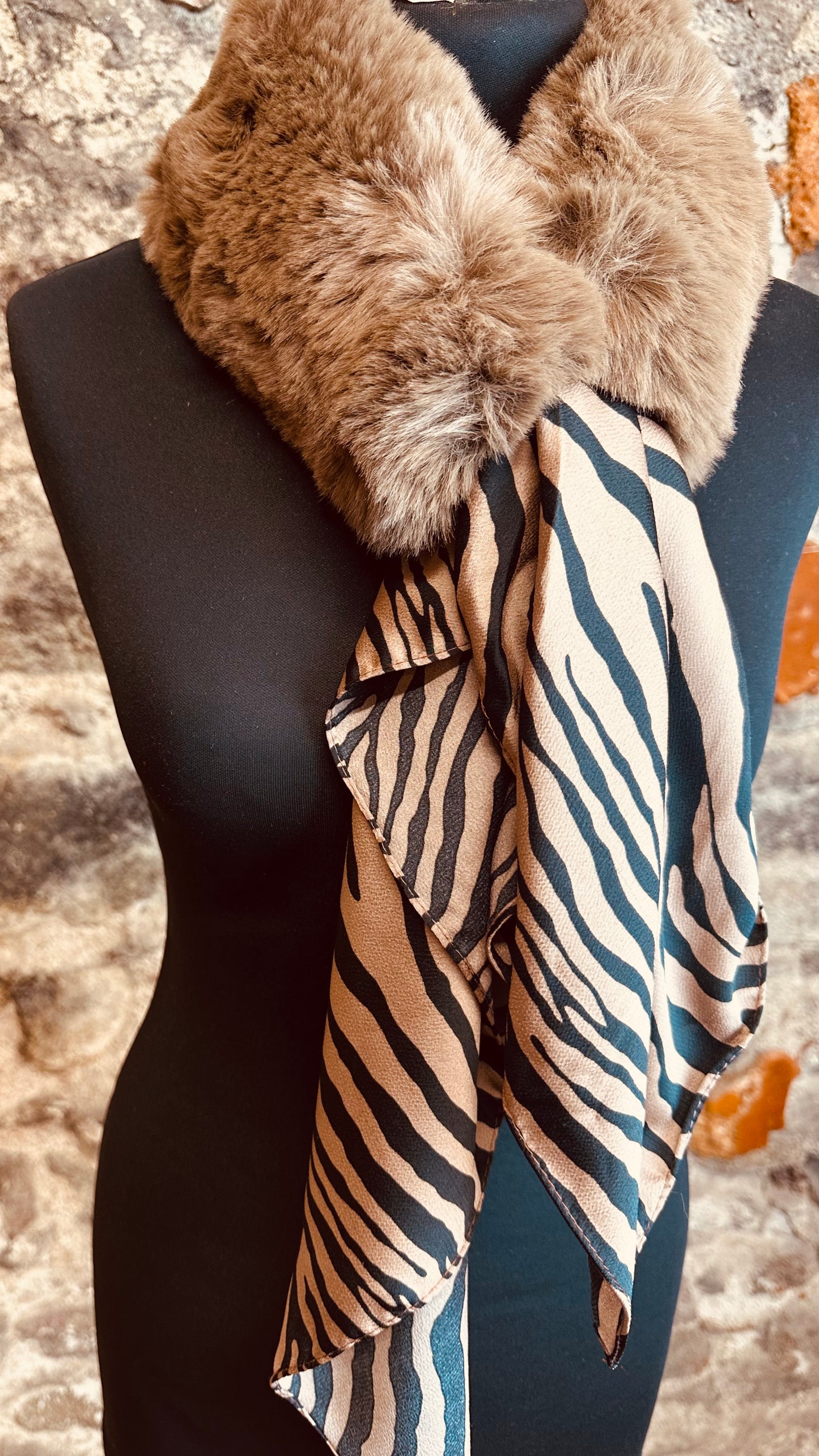 “Betty “ vegan fur 2 piece collar with detachable scarf