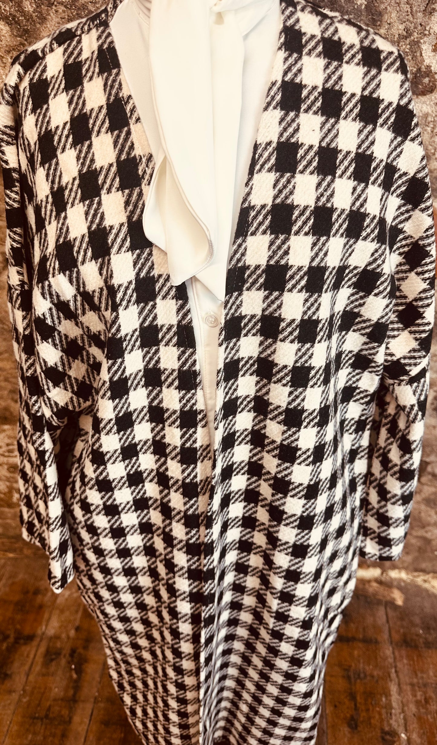 “Rita “ Italian black and cream dogtooth kimono full length shacket