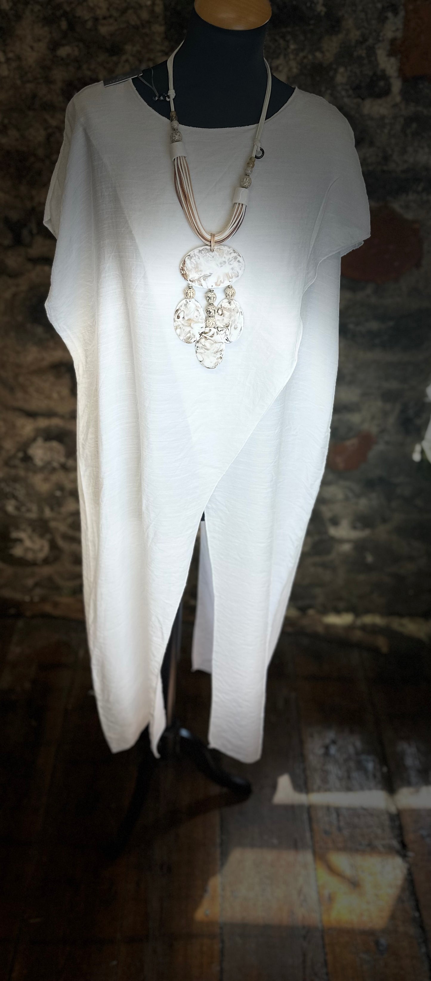 “Marianne “ Italian crossover tunic trouser set blanco