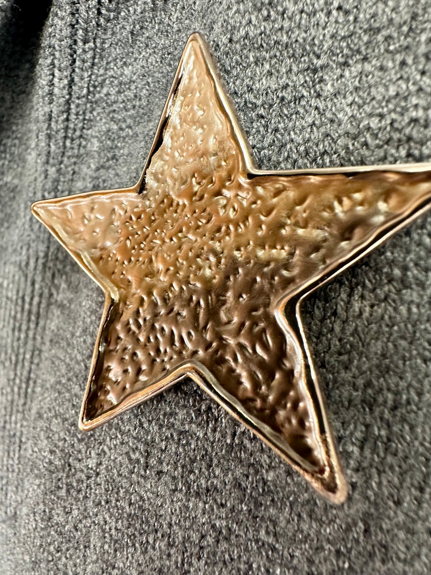 “ lorsha loves “ Magnetic you’re a star brooch caramel