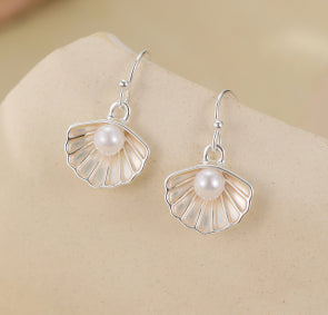 Silver and pearl camo o drop earrings