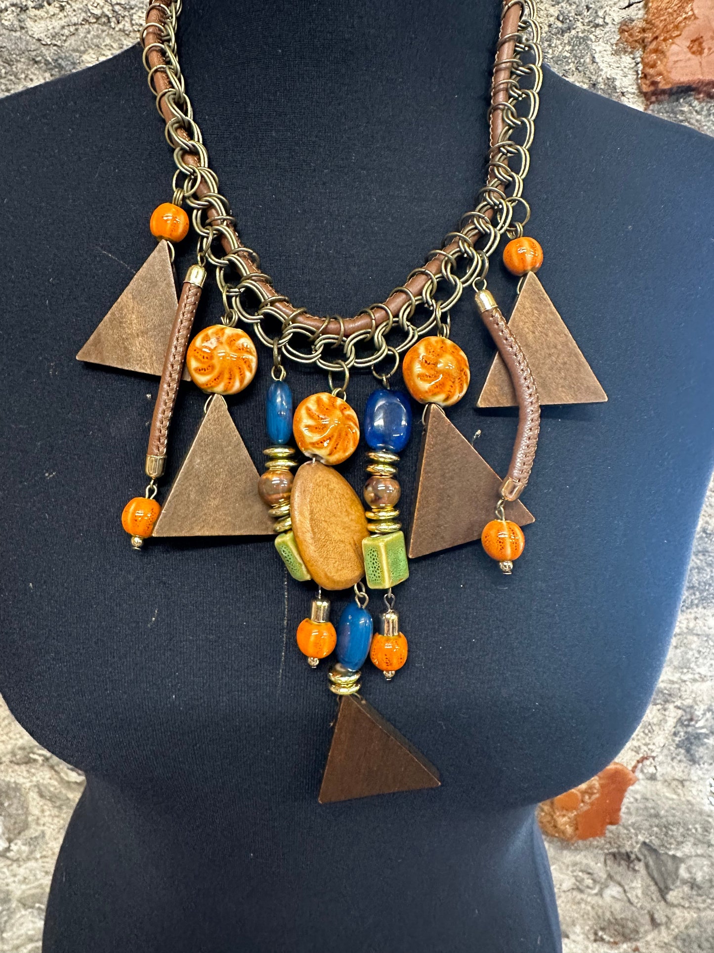 Contemporary statement neckpiece