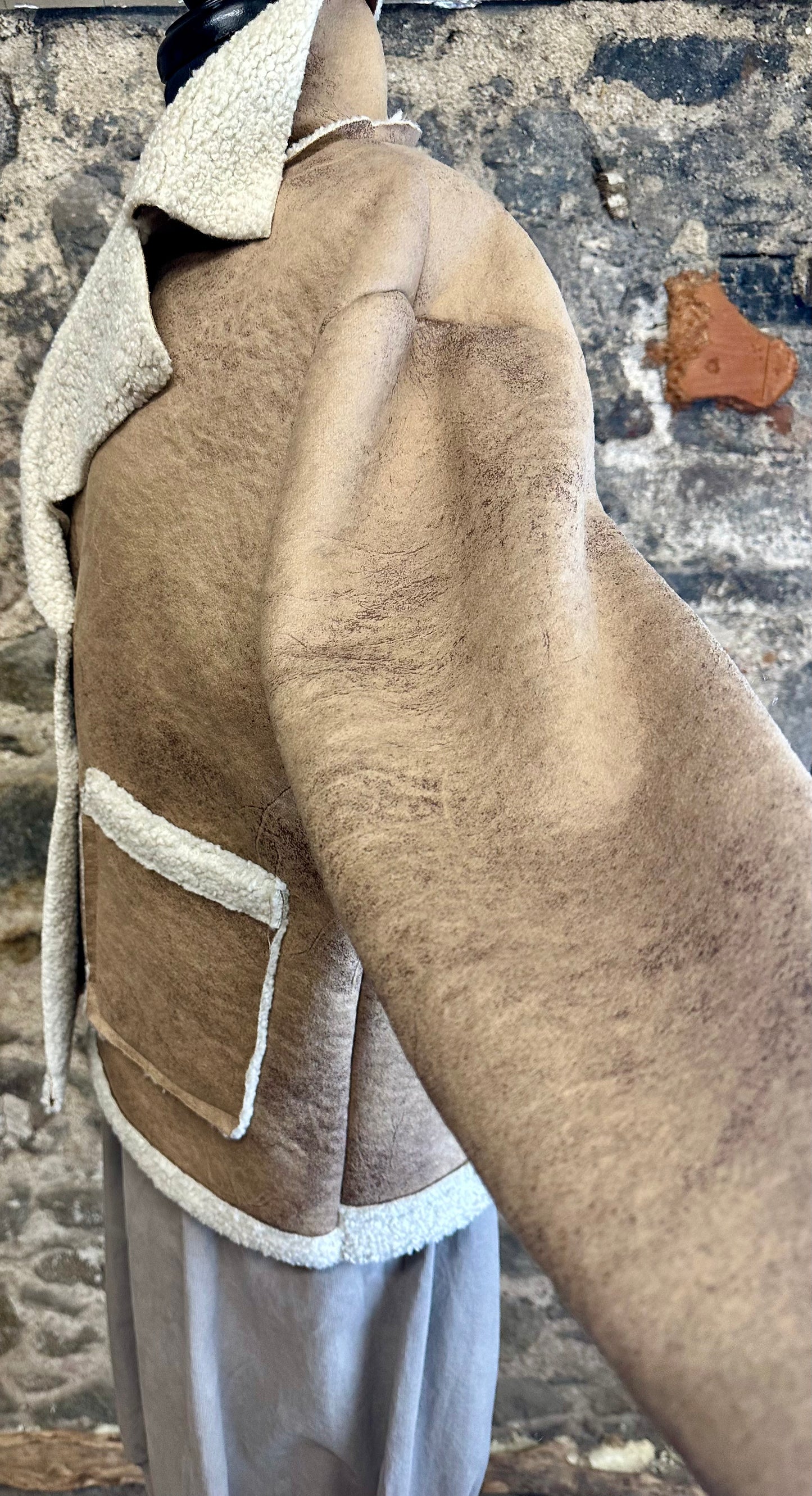 “Mira” natural Italian shearer box jacket