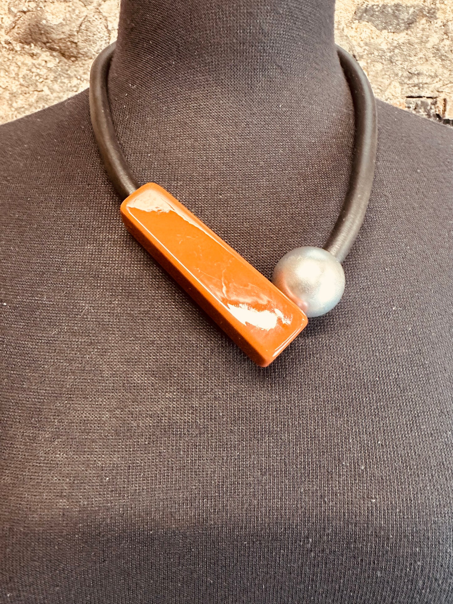 Statement magnetic clip neckpiece