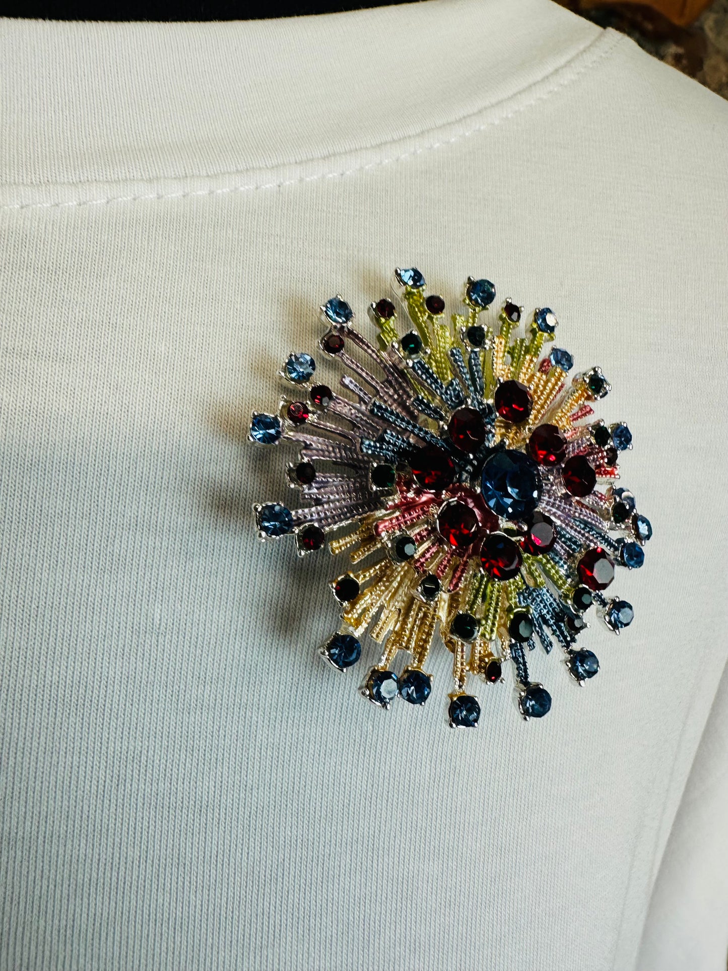 Sunburst lorsha loves magnetic brooch collection