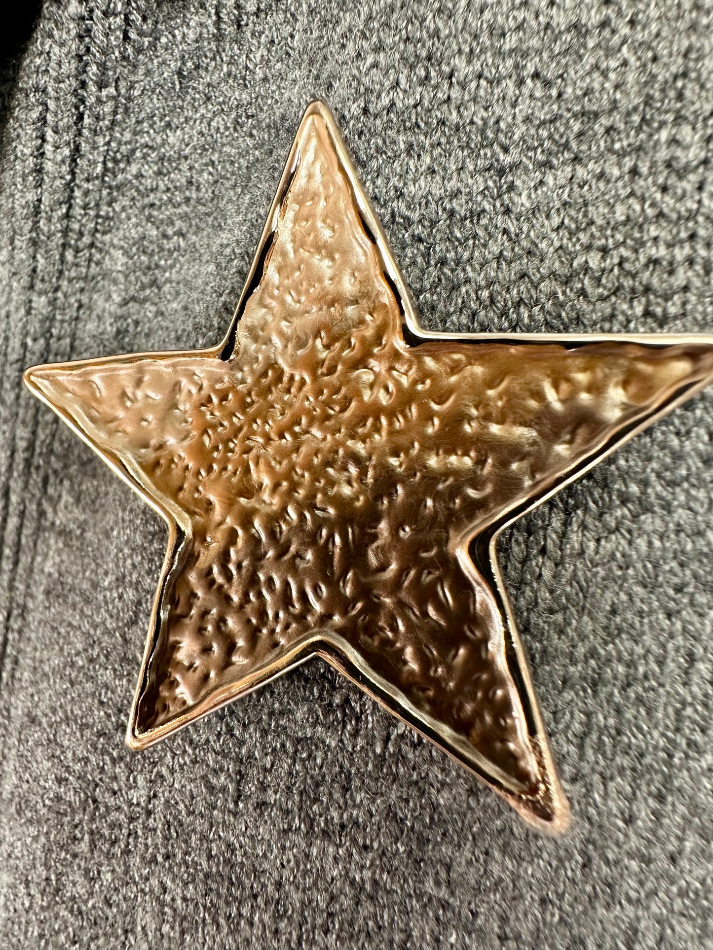 “ lorsha loves “ Magnetic you’re a star brooch caramel