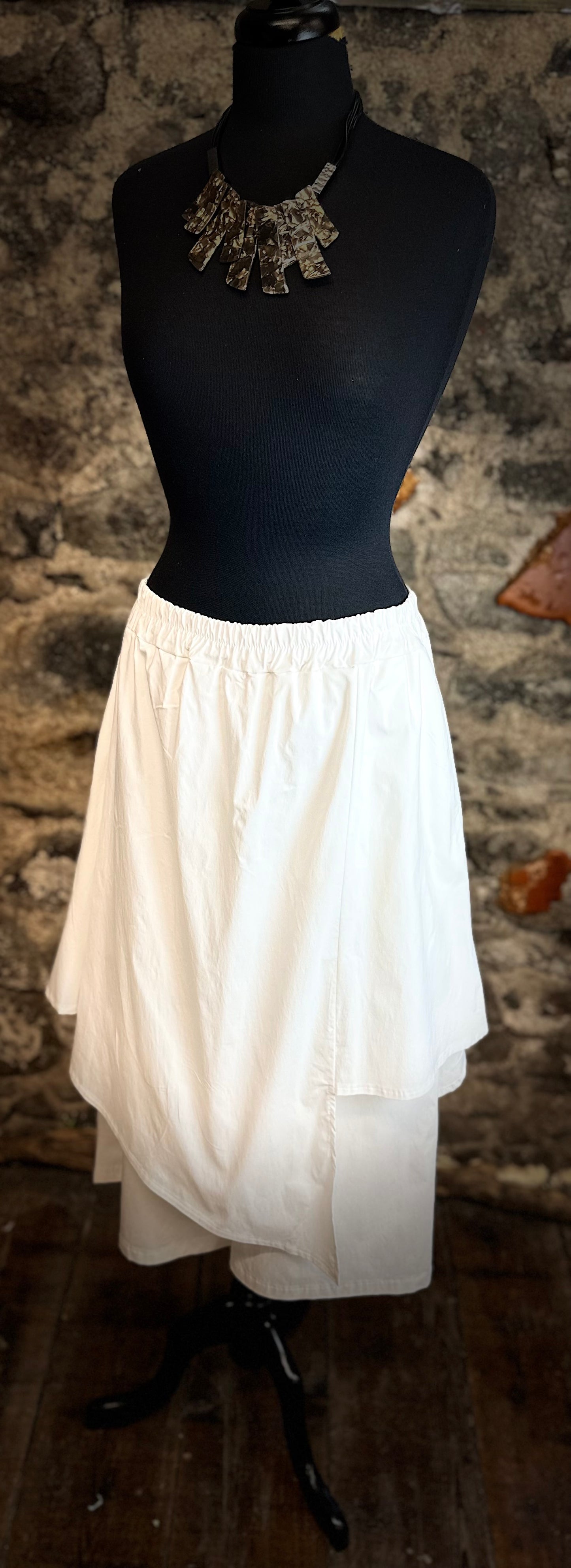 “Vivienne “ blanco Italian trouser skirt