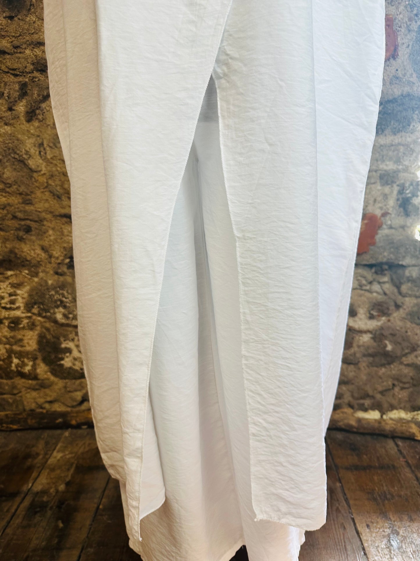 “Marianne “ Italian crossover tunic trouser set blanco