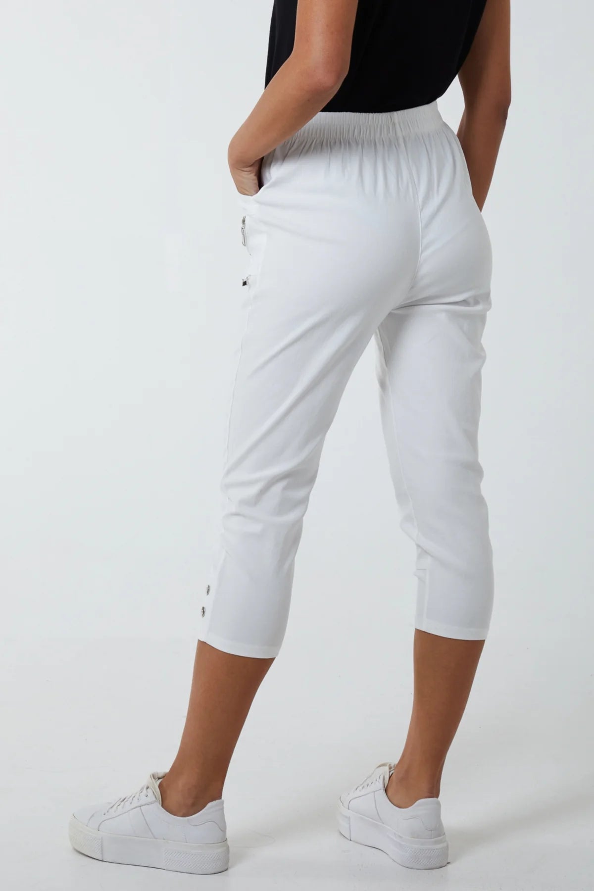 “Zandie “ white zip pocket detail stretch fabric 3/4 length trousers