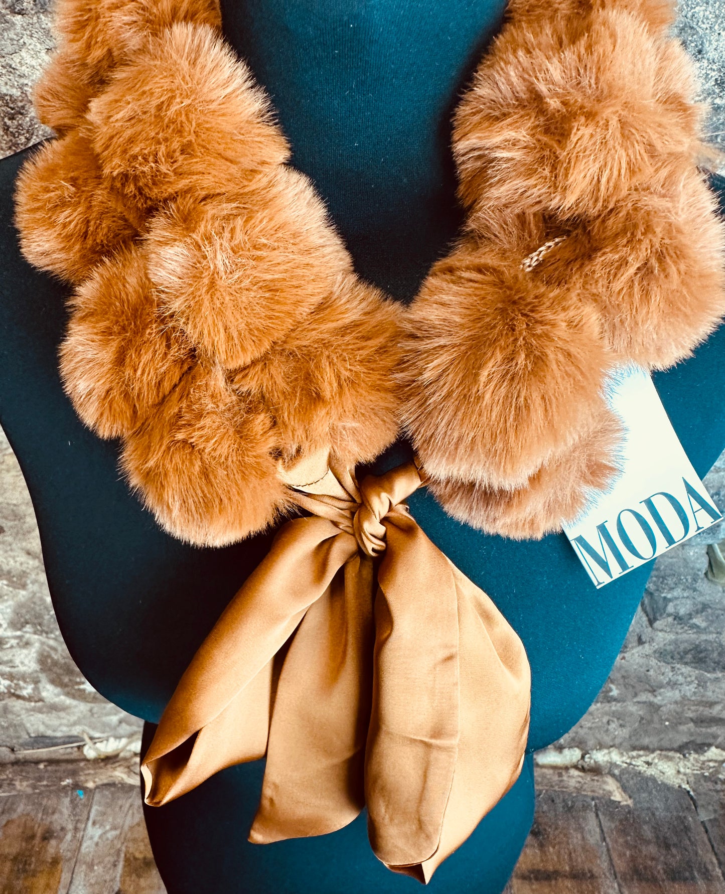 “Esther “ autumn bronze  🍂 vegan fur collar