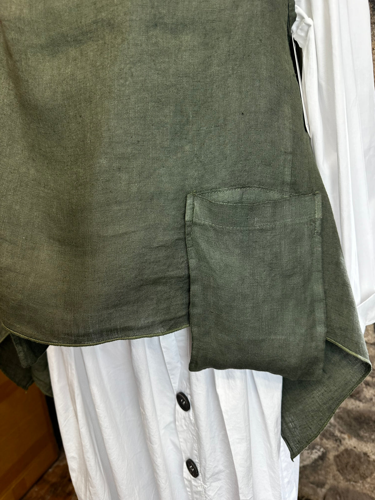 “Della” Forest green Italian linen tunic