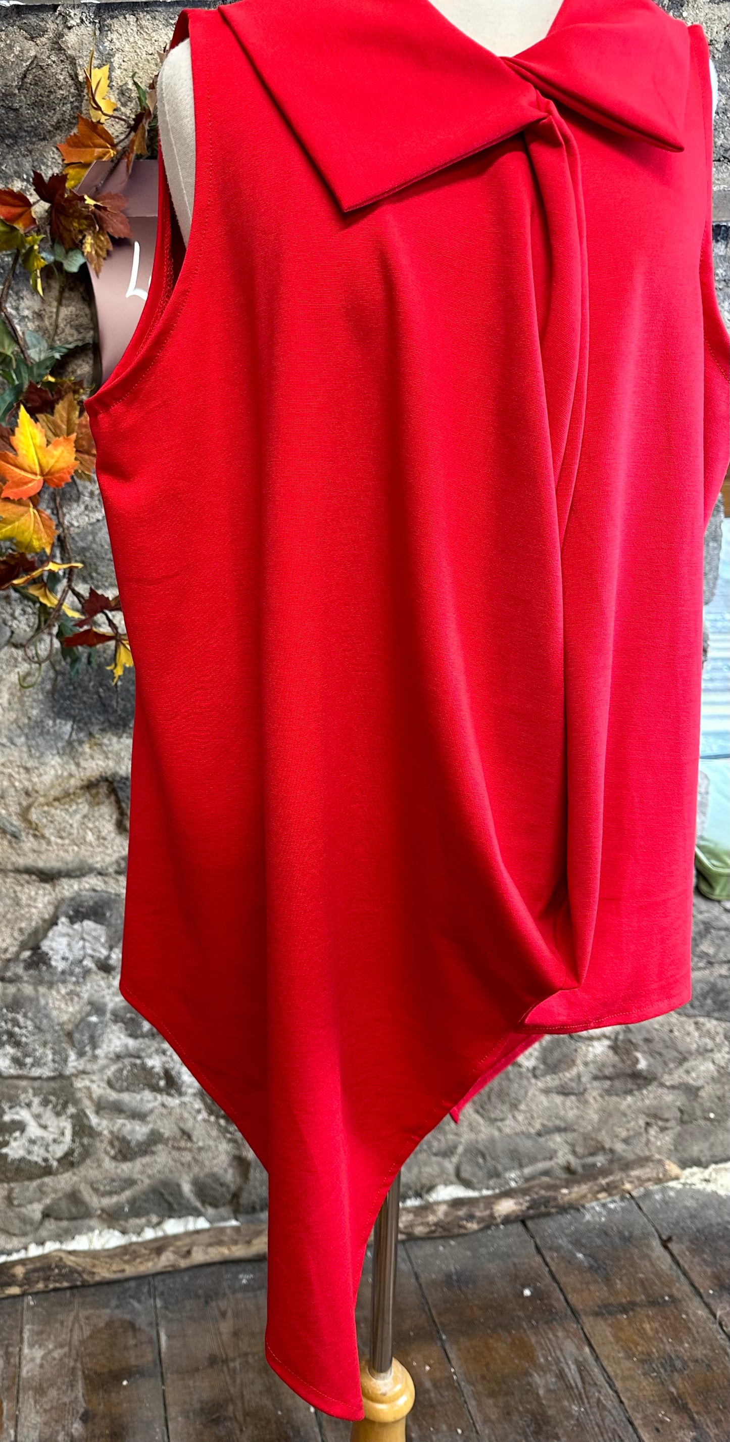 “Rielly “cherry red irregular Italian tunic