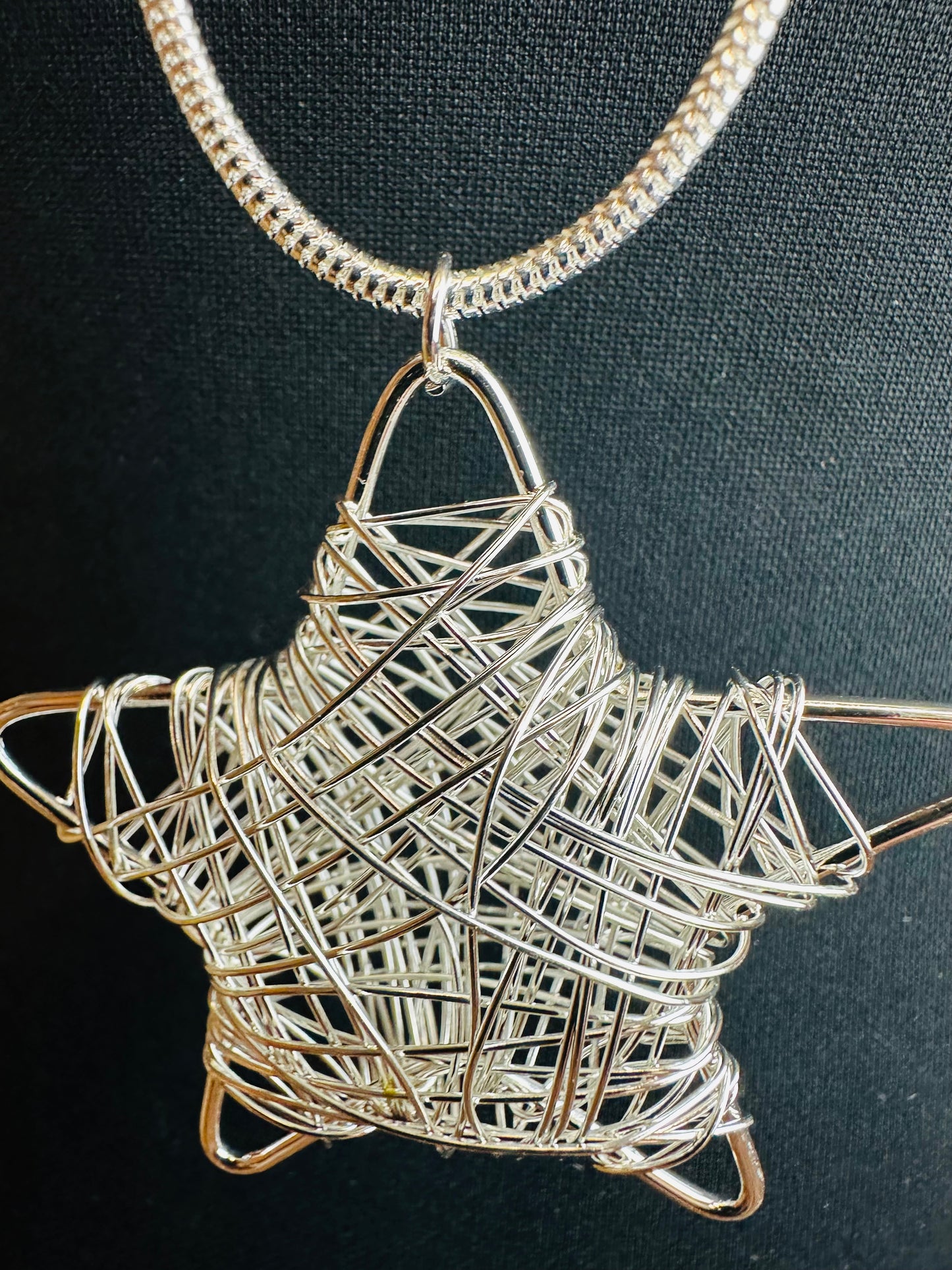 Your a star ! Wire statement neckpiece