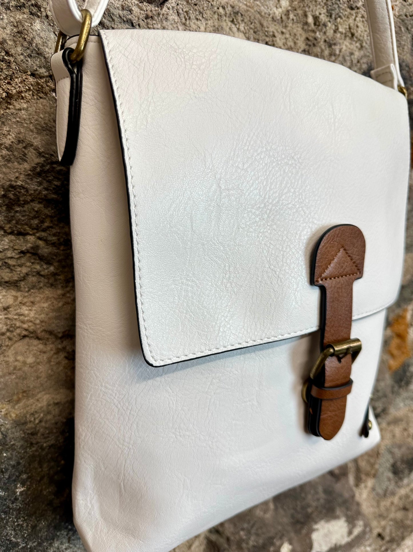 “Maggie “ Blanco vegan satchel crossover