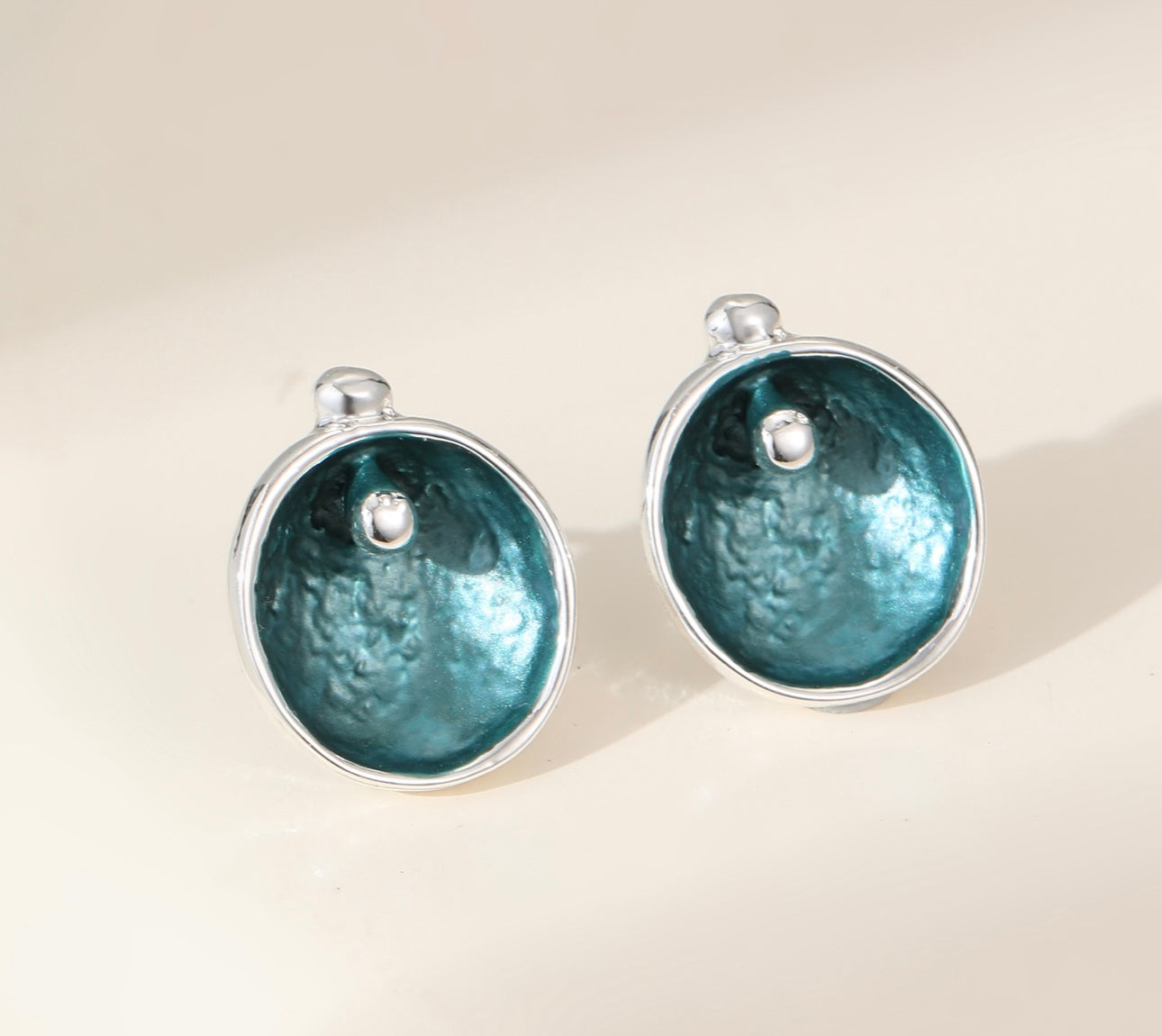 Beautiful contemporary fashion statement necklace