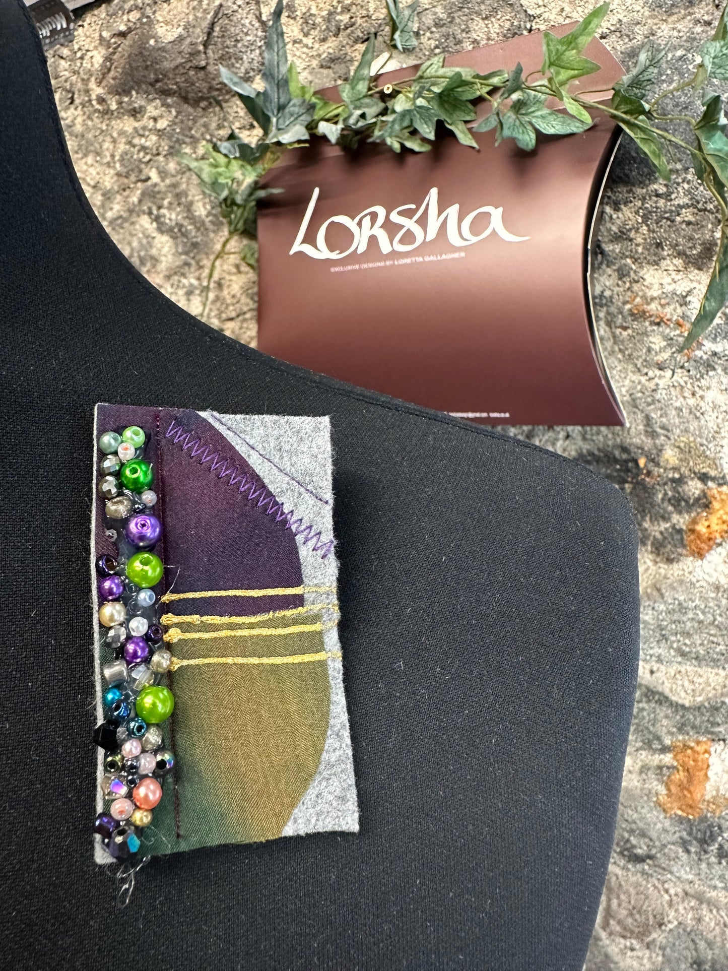 Lorshadesign Handpainted silk brooch pins