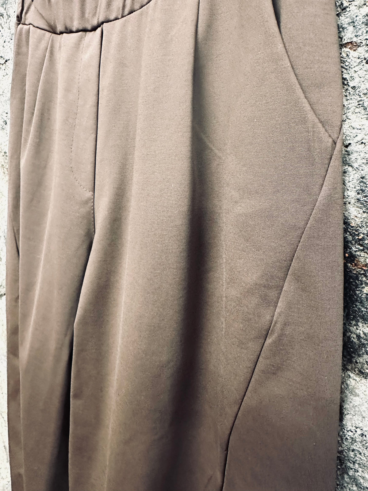 “Lottie “ mocha Italian barrell leg cocoon trouser