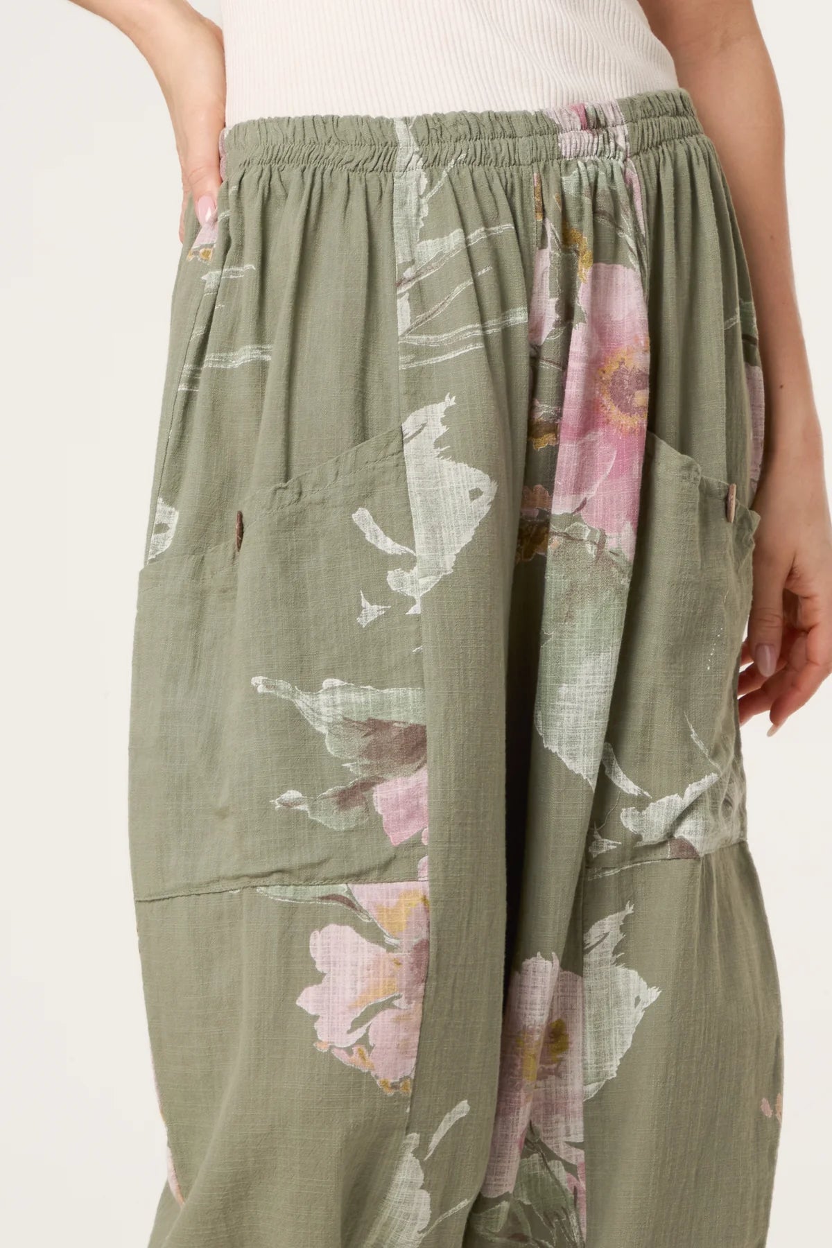 “Karina “ Italian linen tasteful floral cullottes