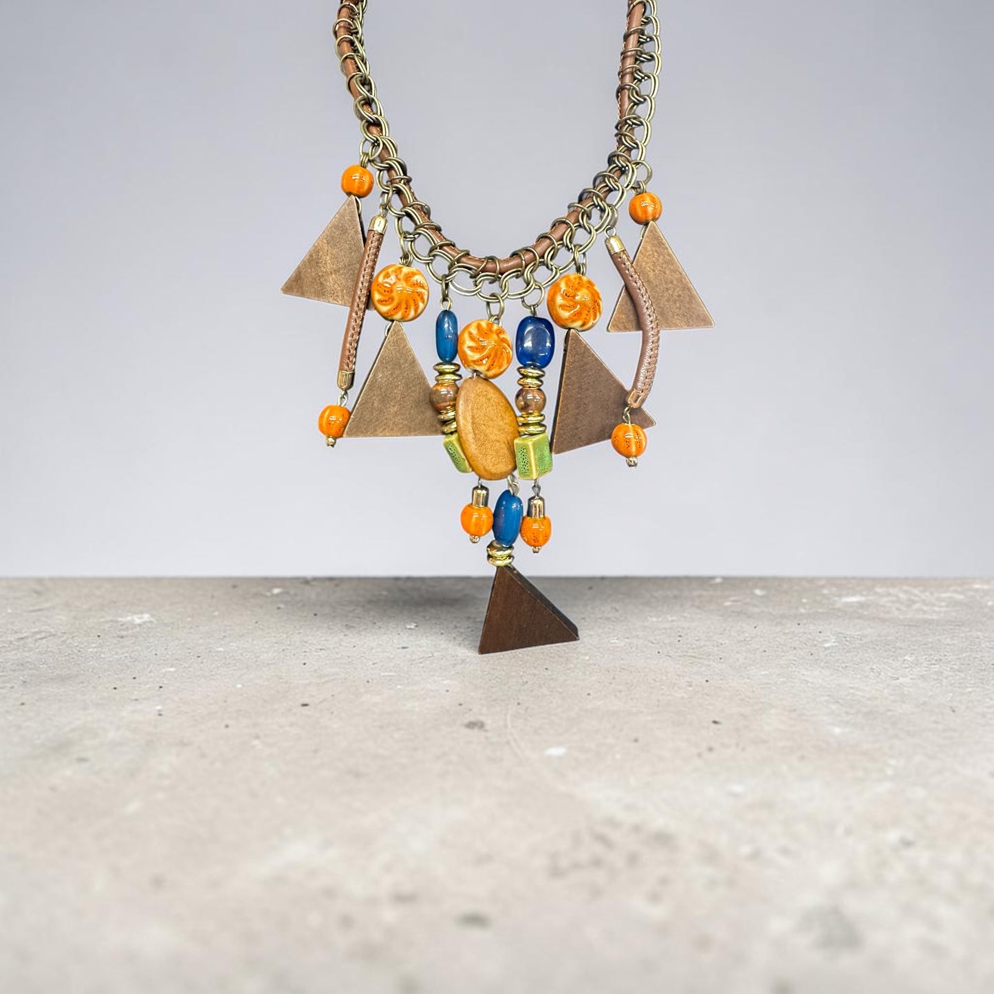 Contemporary statement neckpiece