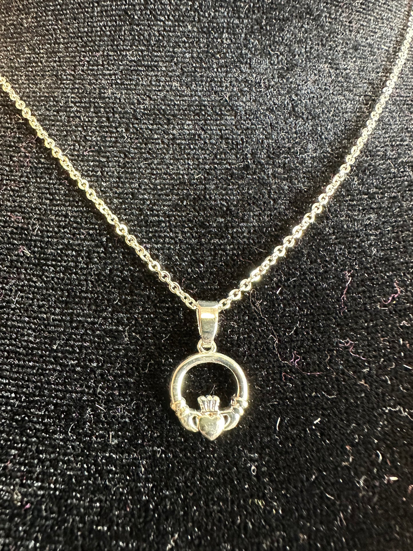 Elegant silver plated heritage claddagh collection