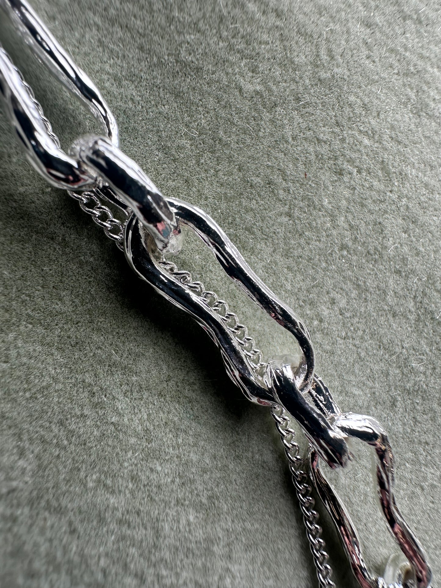 Crystal and heart elegant double layered silver neckpiece