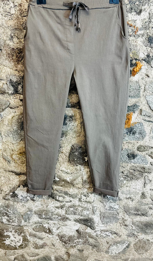 “Rachel” cigarette leg turn up magic trouser …mocha