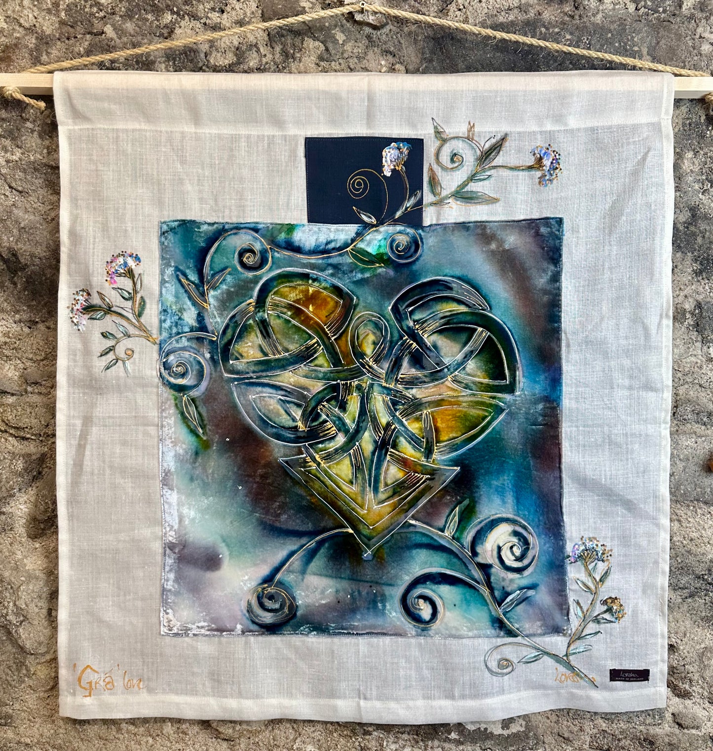 “Grá” Celtic love knot