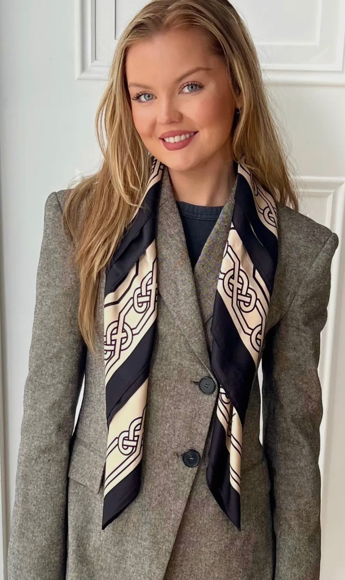 Meave ..poly silk trinity black and cream scarf