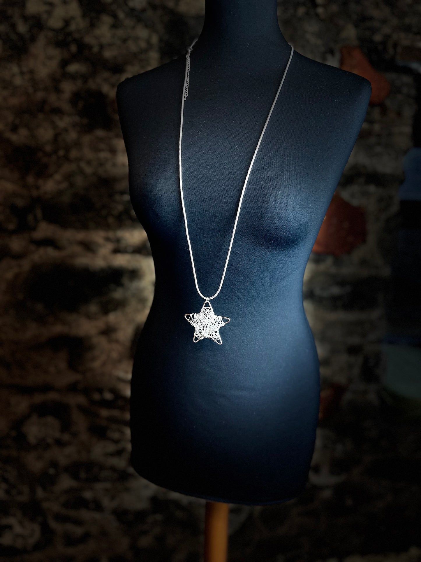 Your a star ! Wire statement neckpiece