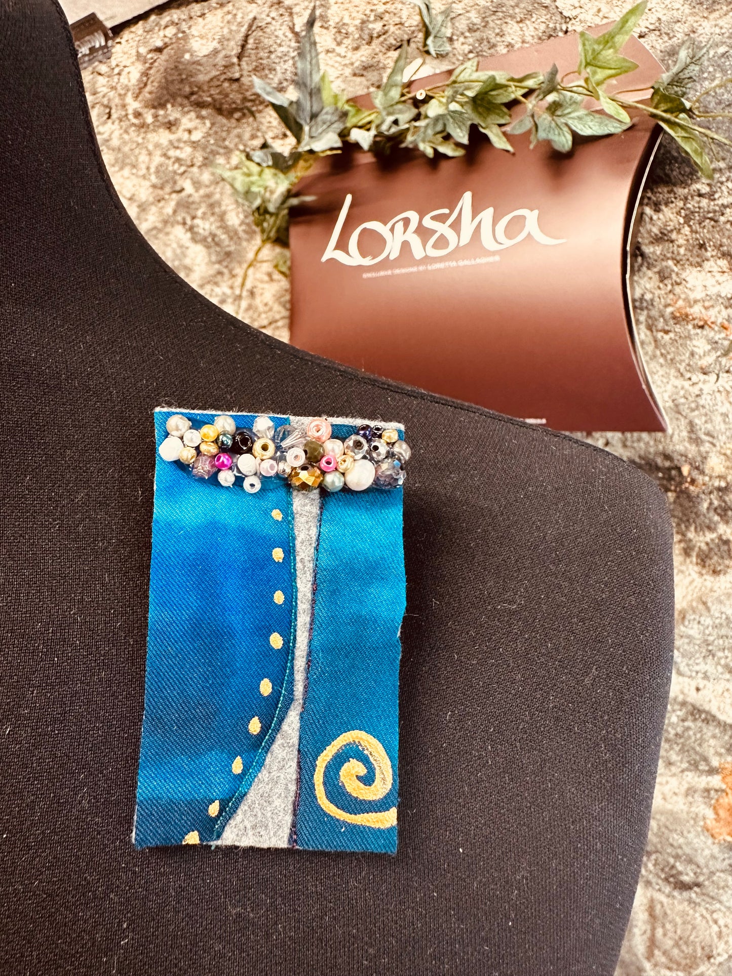 Lorshadesign Handpainted silk brooch pins