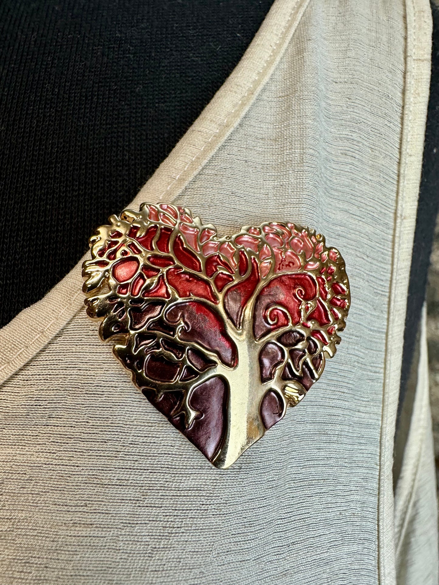 “Lorsha  loves”magnetic brooch collection