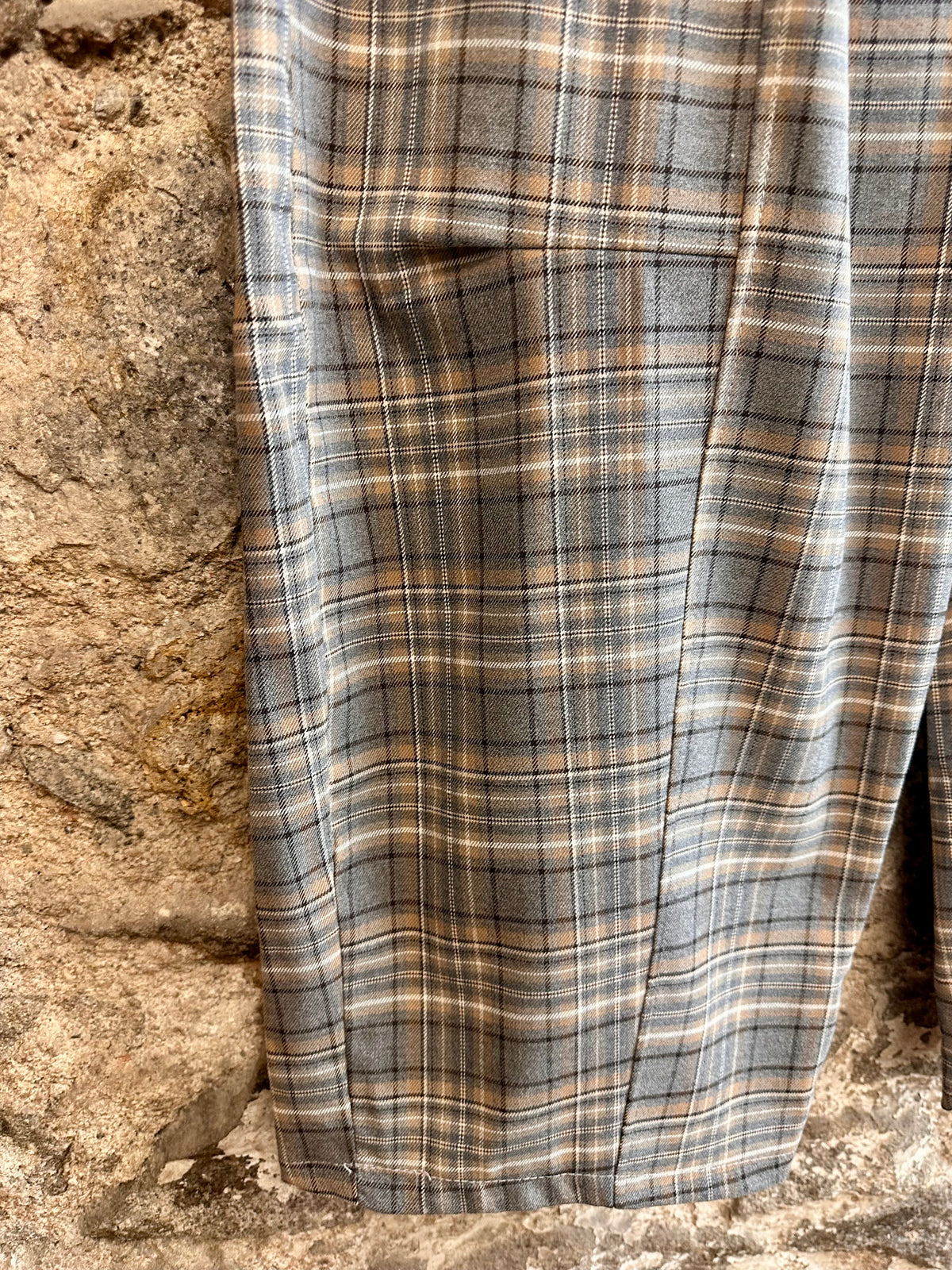 “Molly “ italian charcoal and camel plaid Italian barrell leg cullottes