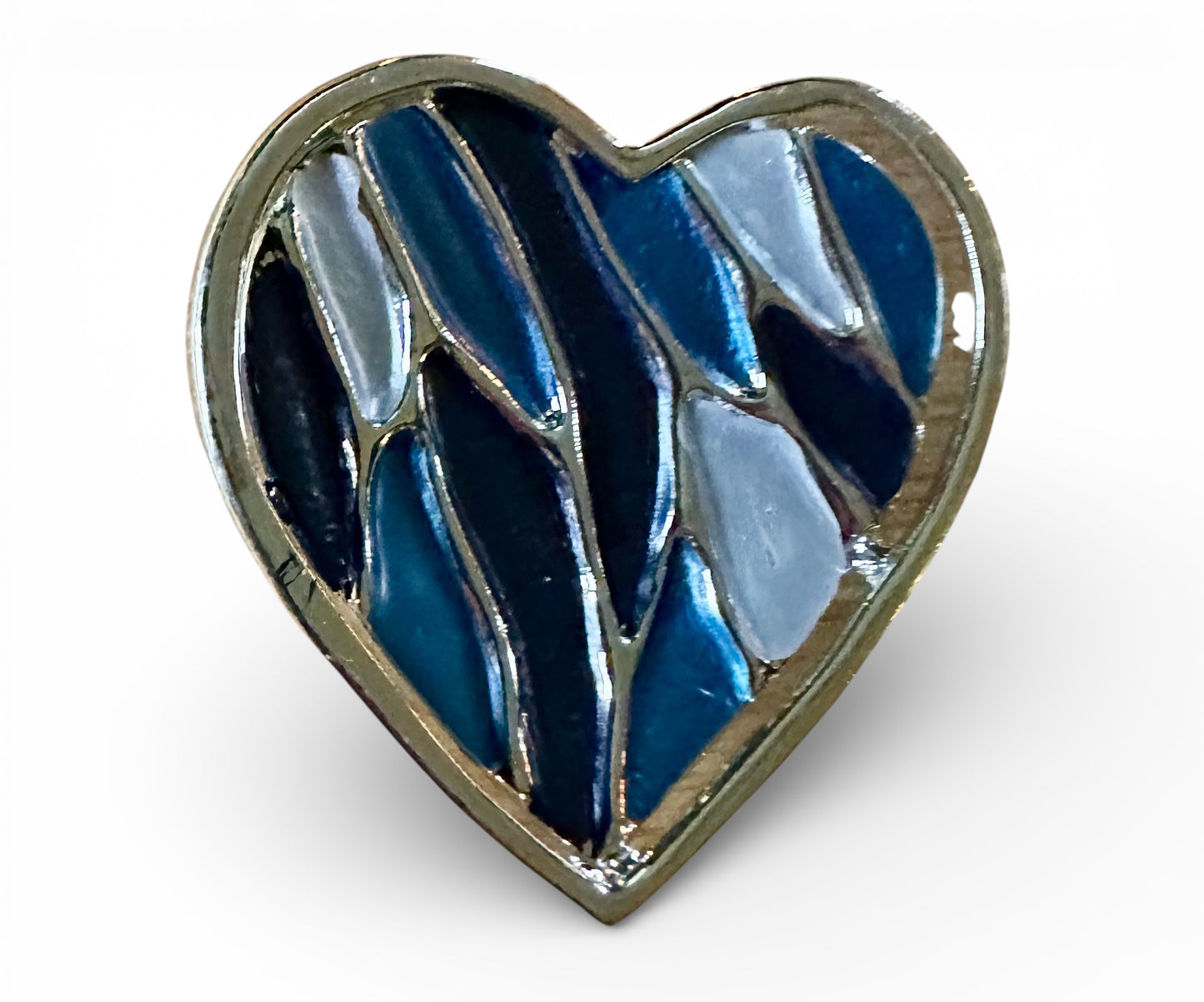 Sky tones heart magnetic brooch