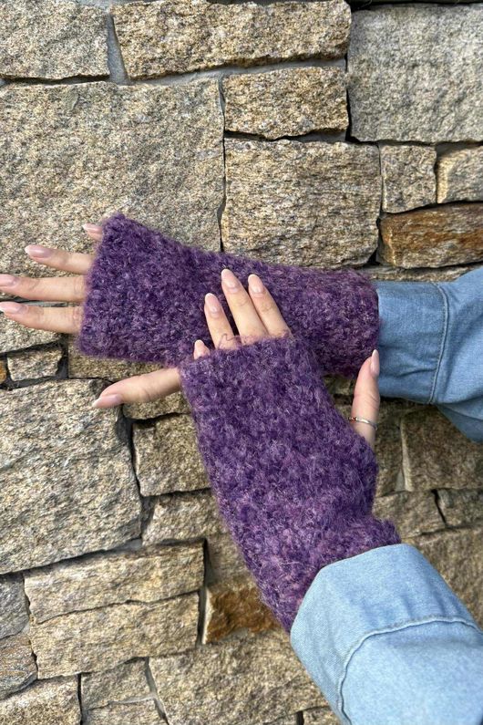 Lilac boucle fingerless gloves