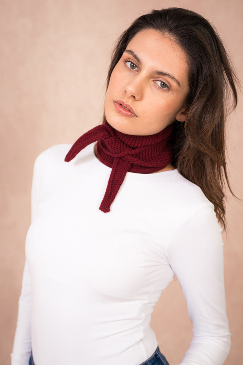 “ Jen “ French Bordeaux knit crevat scarf