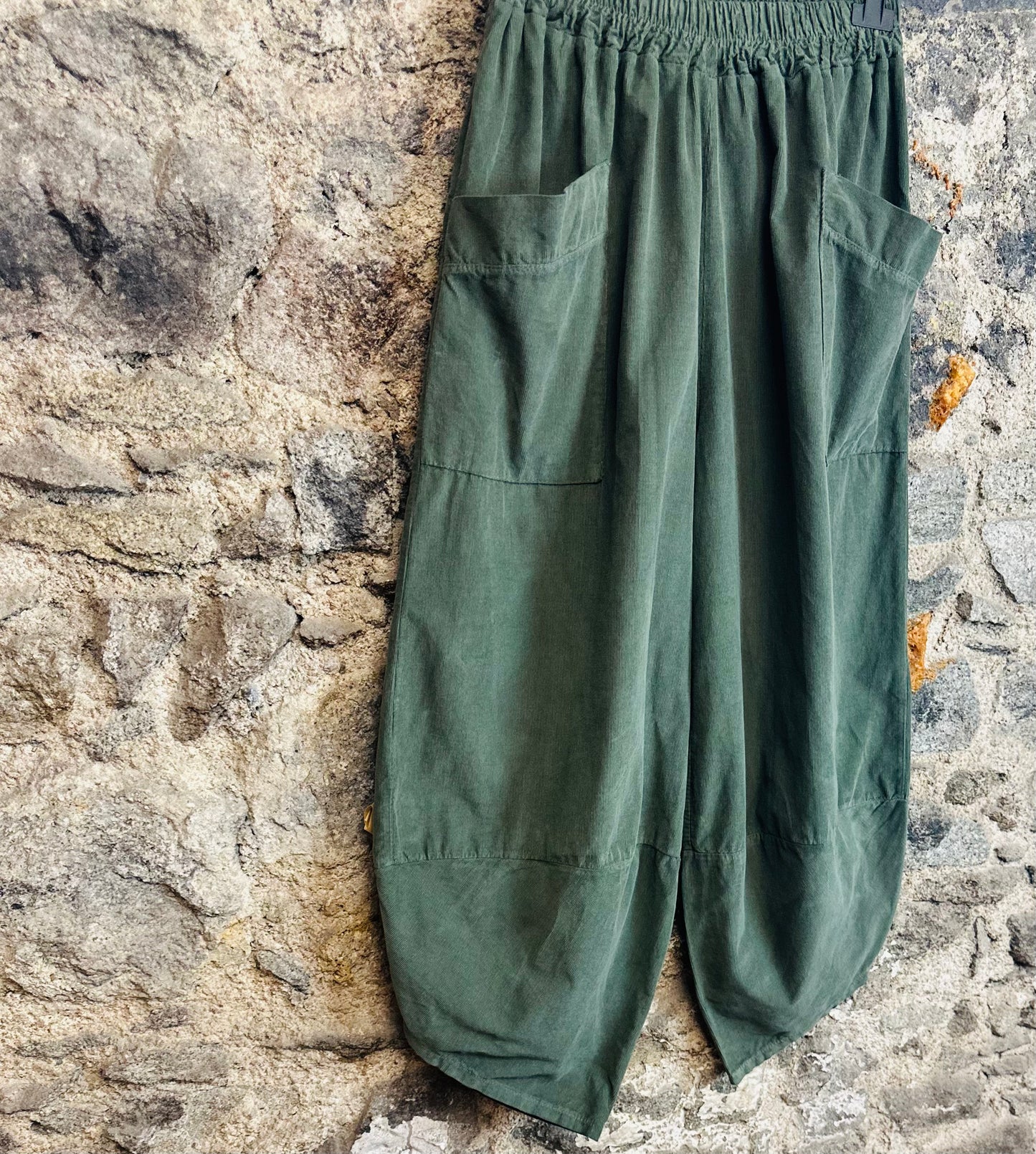 “Toni” forest green Italian needle corduroy cocoon cullottes