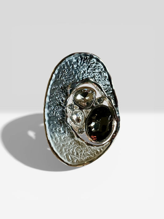 Monochromatic elegant stone and jewel magnetic brooch
