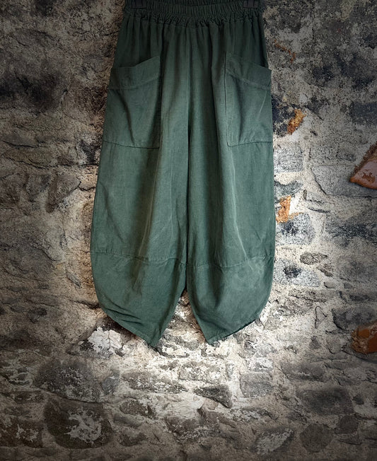 “Toni” forest green Italian needle corduroy cocoon cullottes