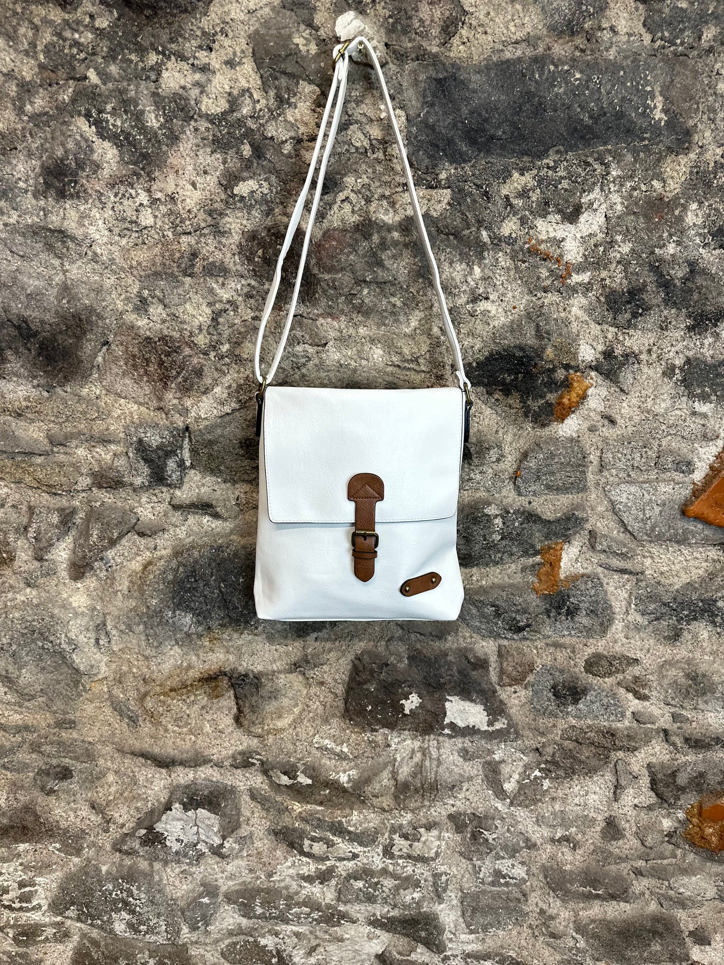 “Maggie “ Blanco vegan satchel crossover