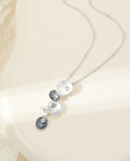 Delicate statement silver and grey alloy neckpiece