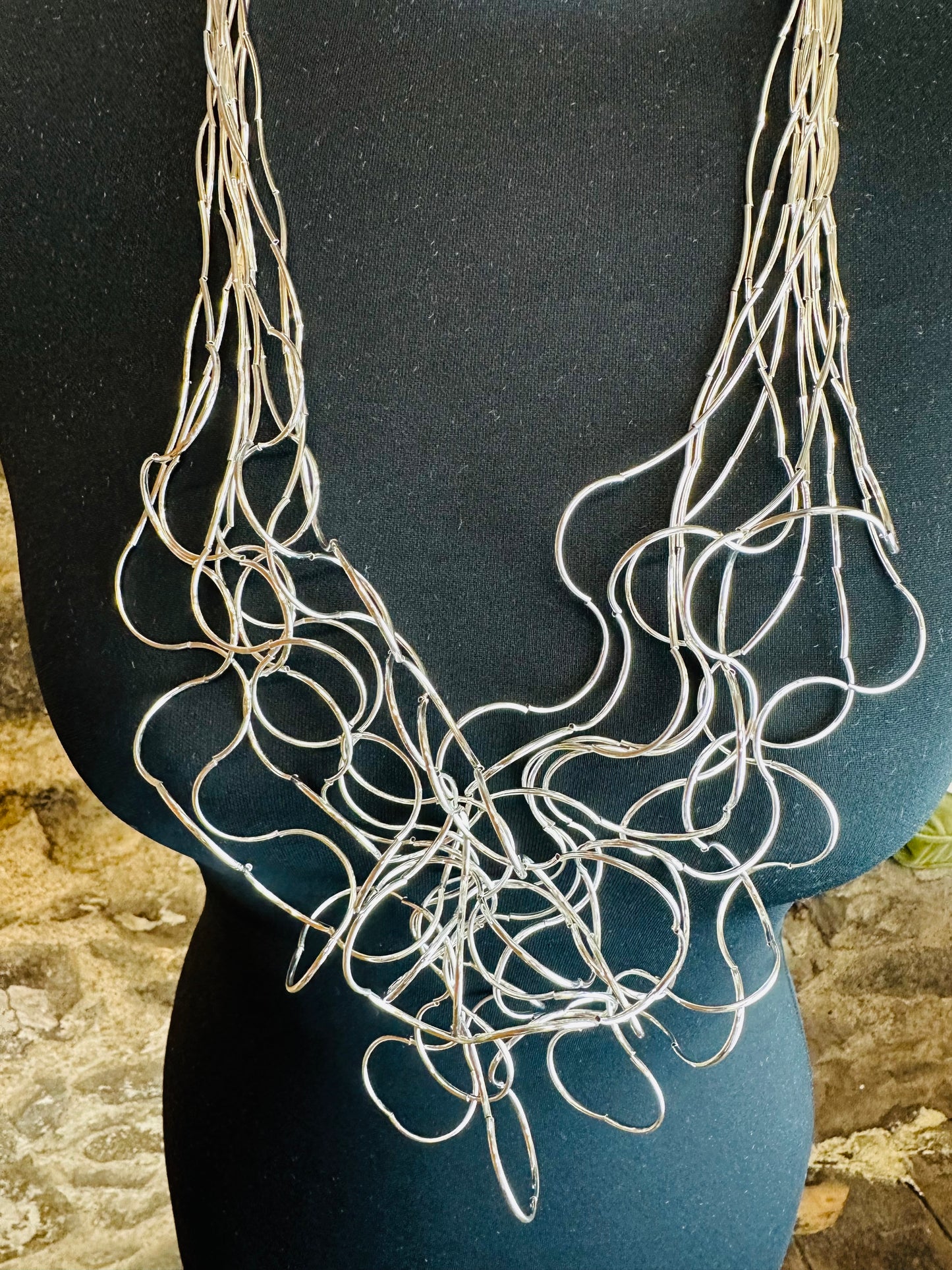 Lorsha long curly link neckpiece silver