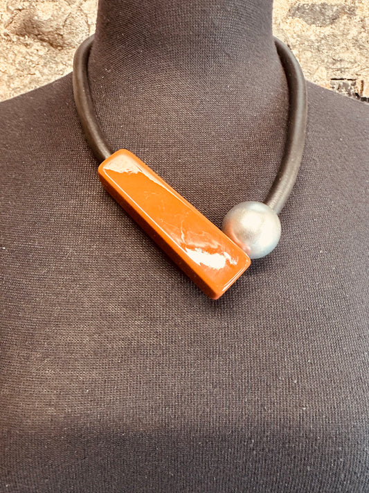 Statement magnetic clip neckpiece
