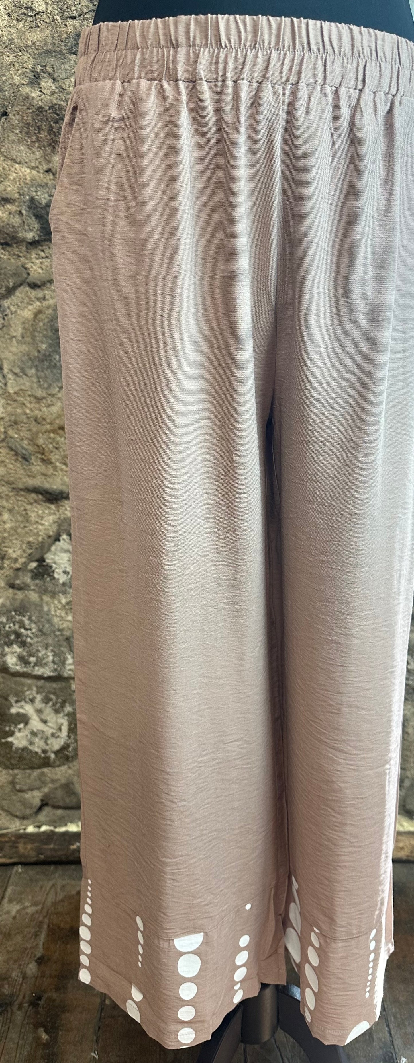 “Mabel” Italian spot hem cullottes in mocha