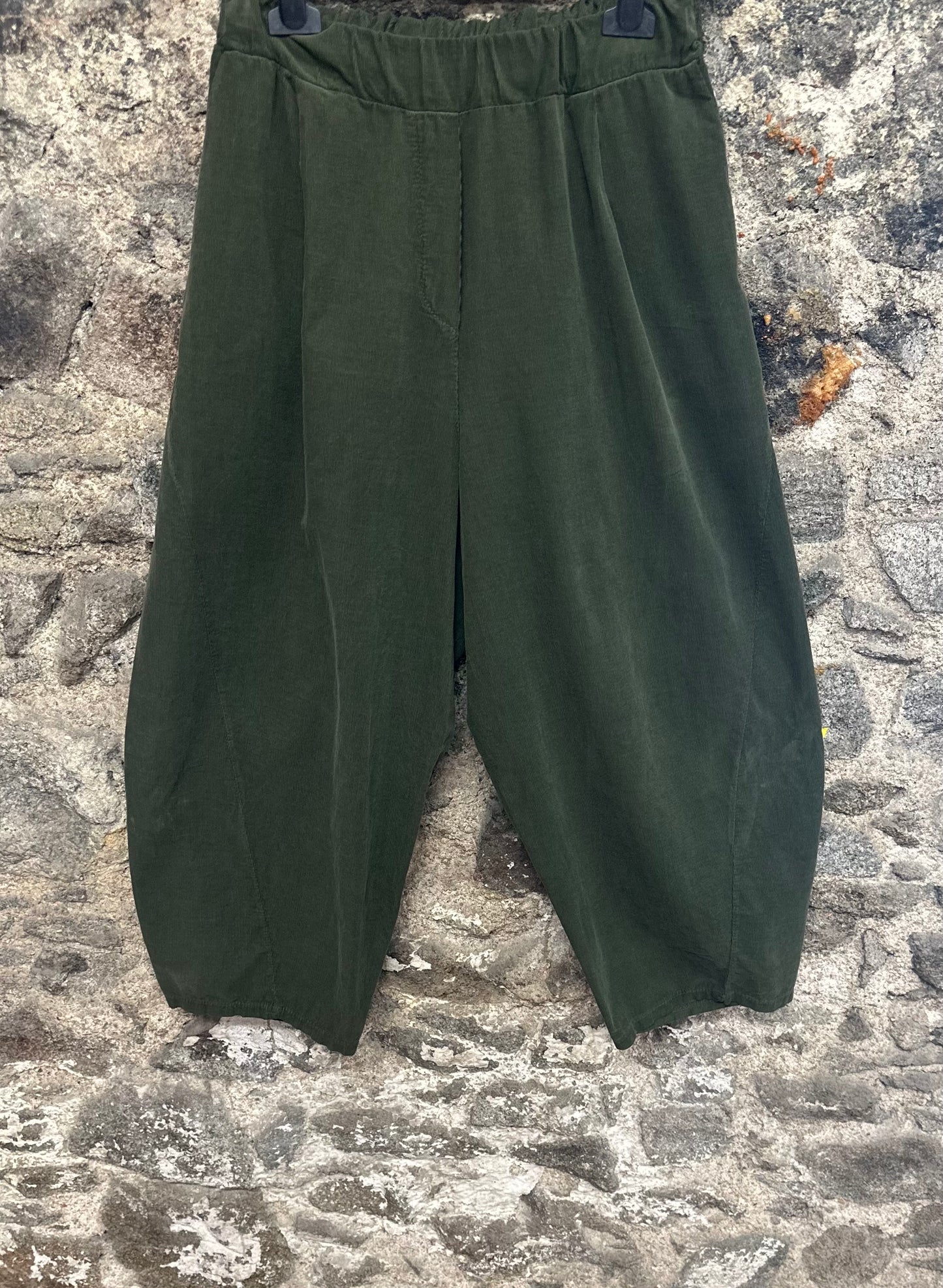 “Mabel” fine corduroy forest green Italian cullottes