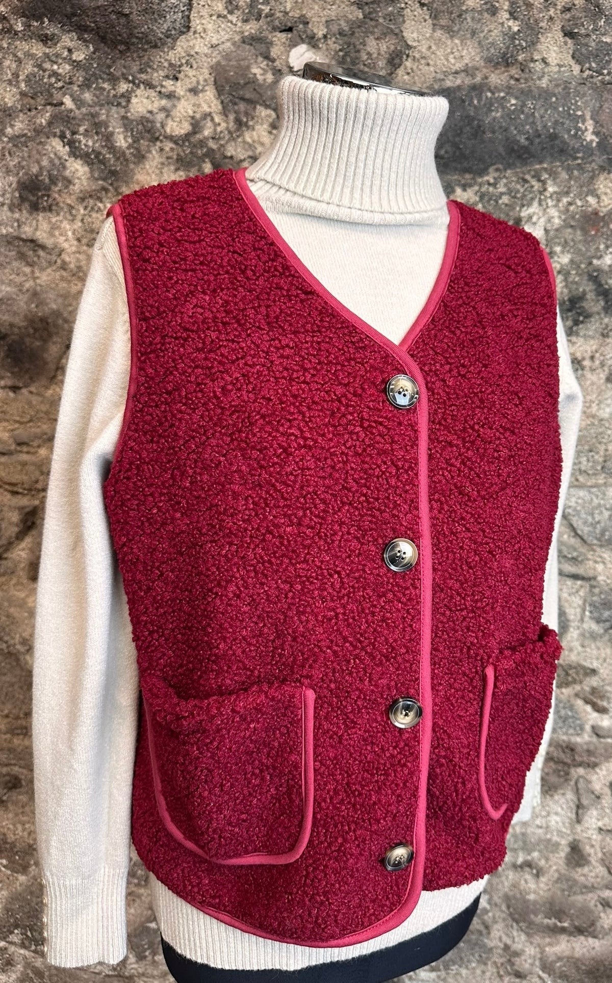 Nancy ..bordeaux bouclé Italian gilet