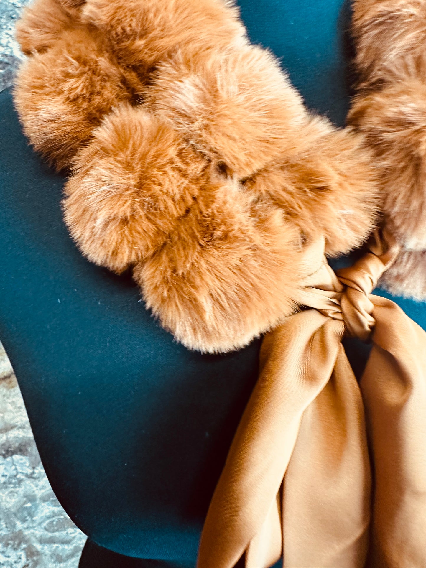 “Esther “ autumn bronze  🍂 vegan fur collar