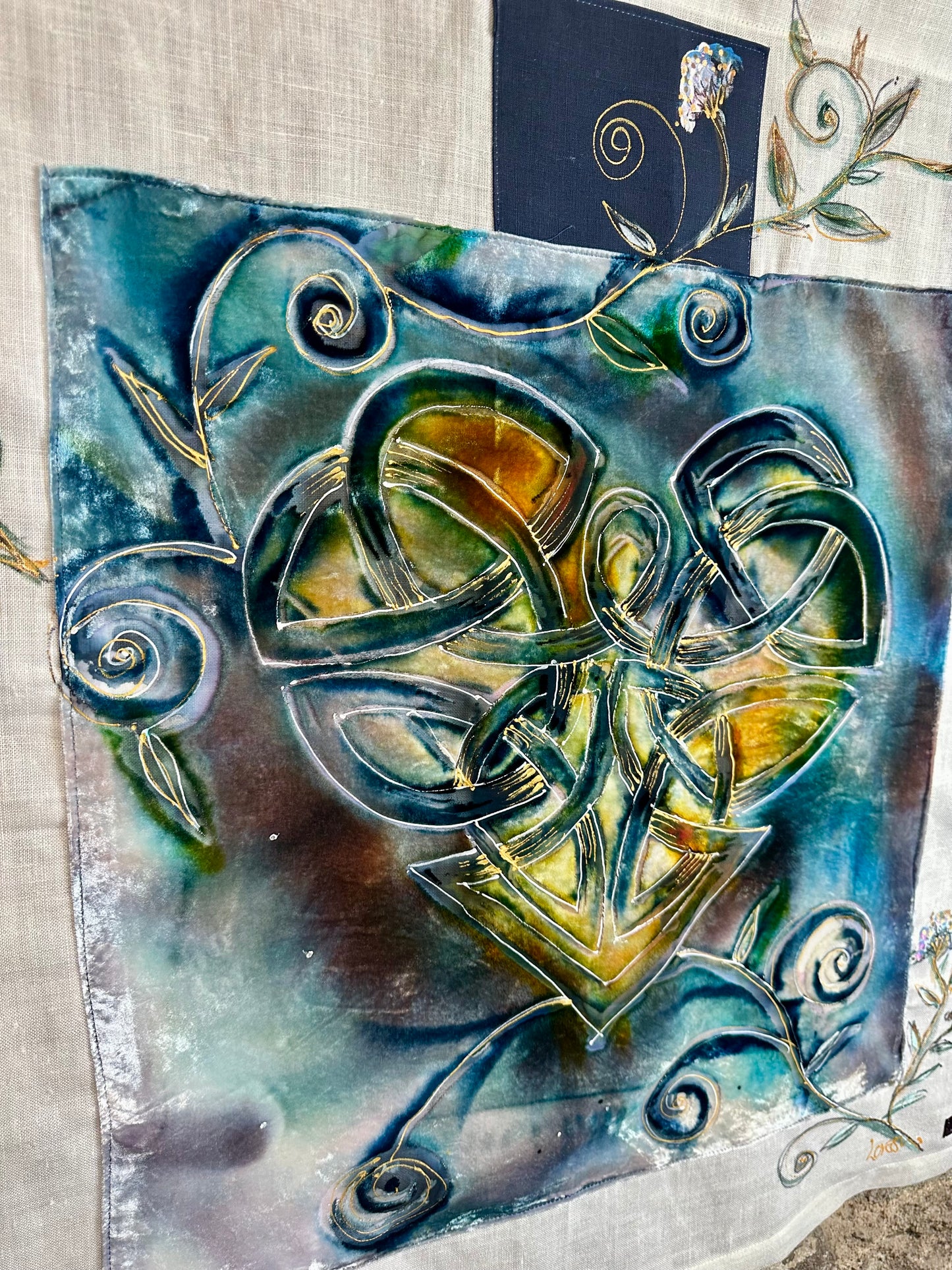 “Grá” Celtic love knot