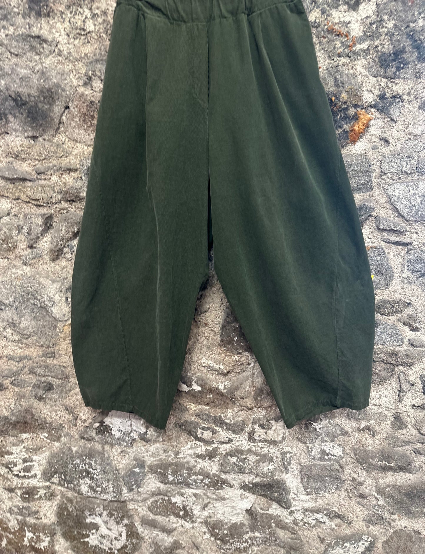 “Mabel” fine corduroy forest green Italian cullottes