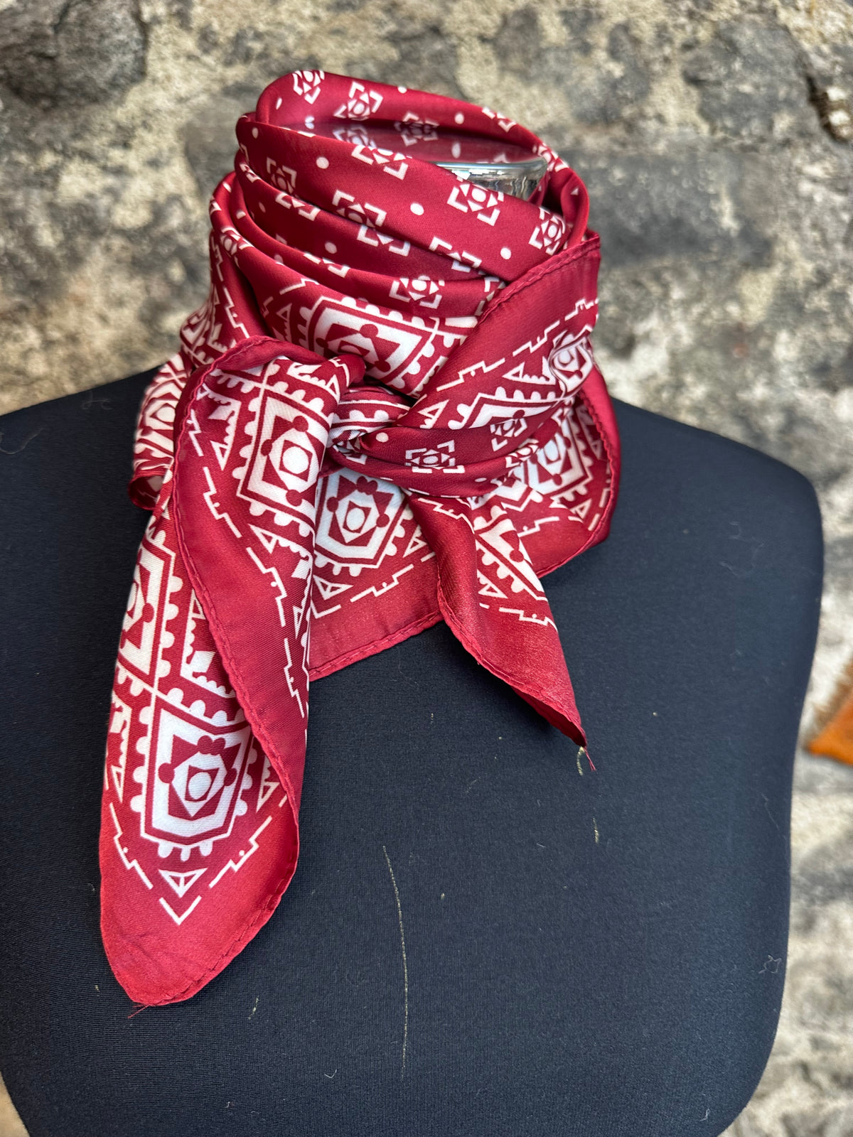Aston burgundy neck Scraf