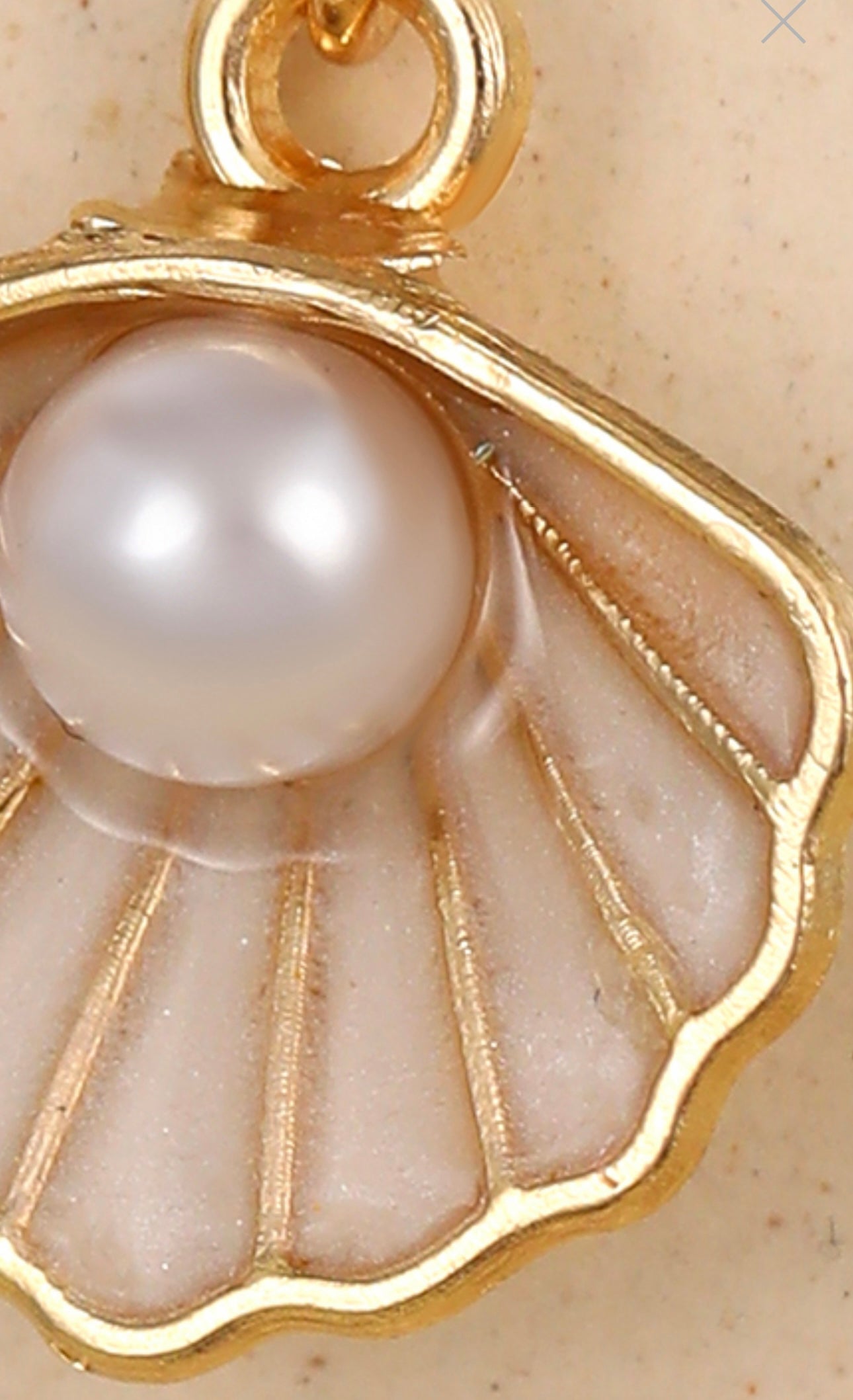 Statement delicate style giftboxed earrings